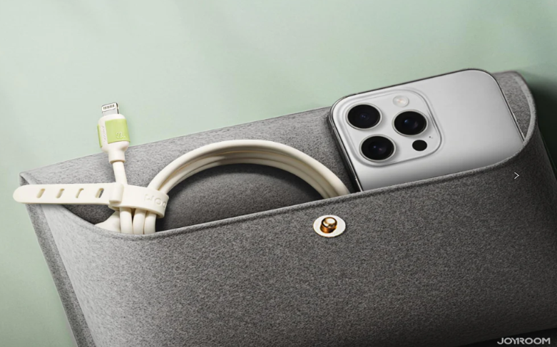 JOYROOM Fluorescent Series S-A53  3A Fast Charging Data Cable—Glow for Your Night